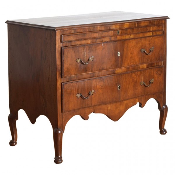Shaped Walnut 3-Drawer Commode
