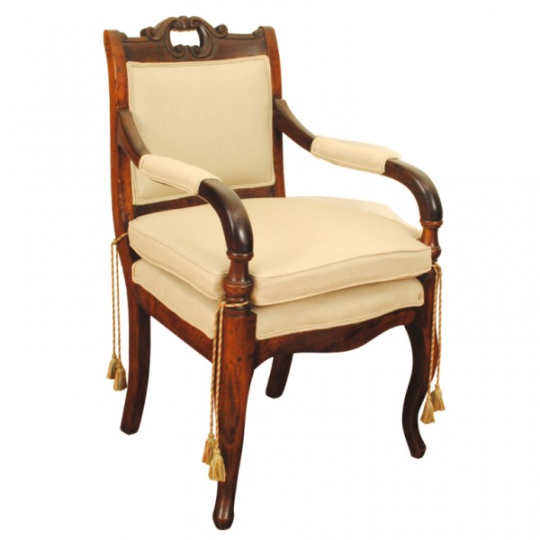Tuscan Walnut Upholstered Poltrona