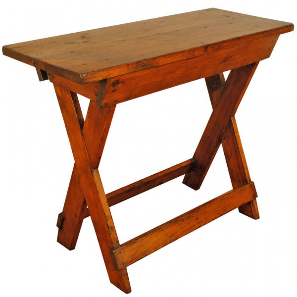 Pinewood Sawbuck Table