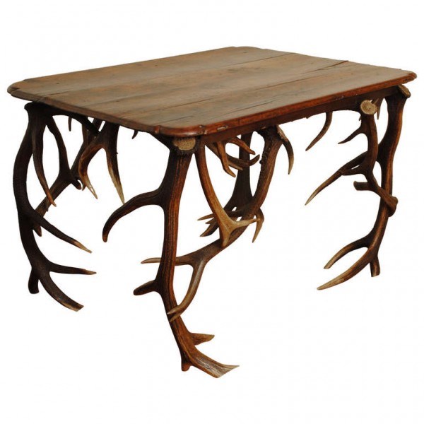 Walnut and Cervo Reale Antler Center Table