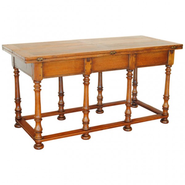 Elmwood 8-Leg Folding Table