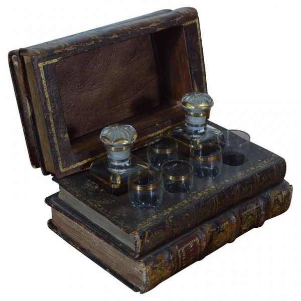 Book-Form Concealed Decanter Set