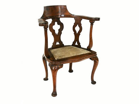 Provincial Walnut Poltrona