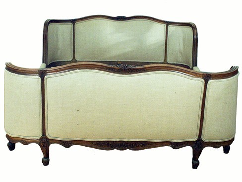 Oak or Chestnut Queen Sized Bed