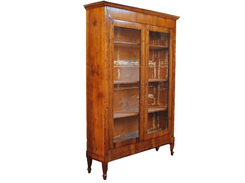 Elegant 2-Door Walnut Libreria