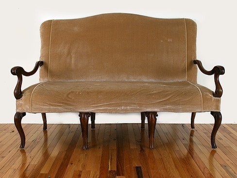 Provincial Walnut Divano