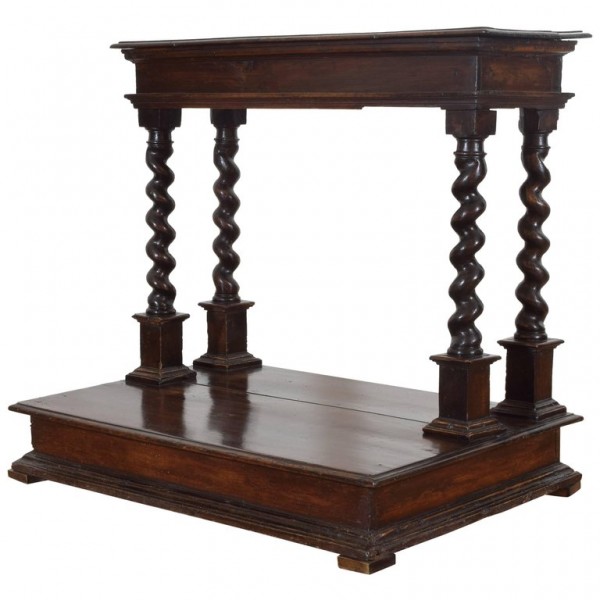 Walnut Inginocchiatoio