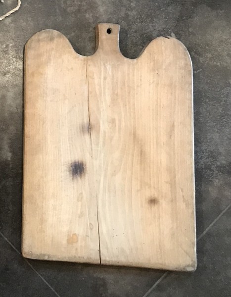 Medium Cutting Board