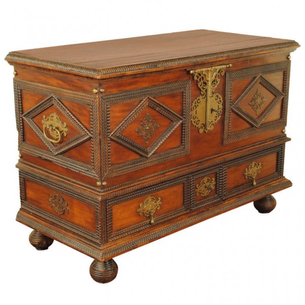 Rosewood and Brass Mounted 1-Drawer Trunk