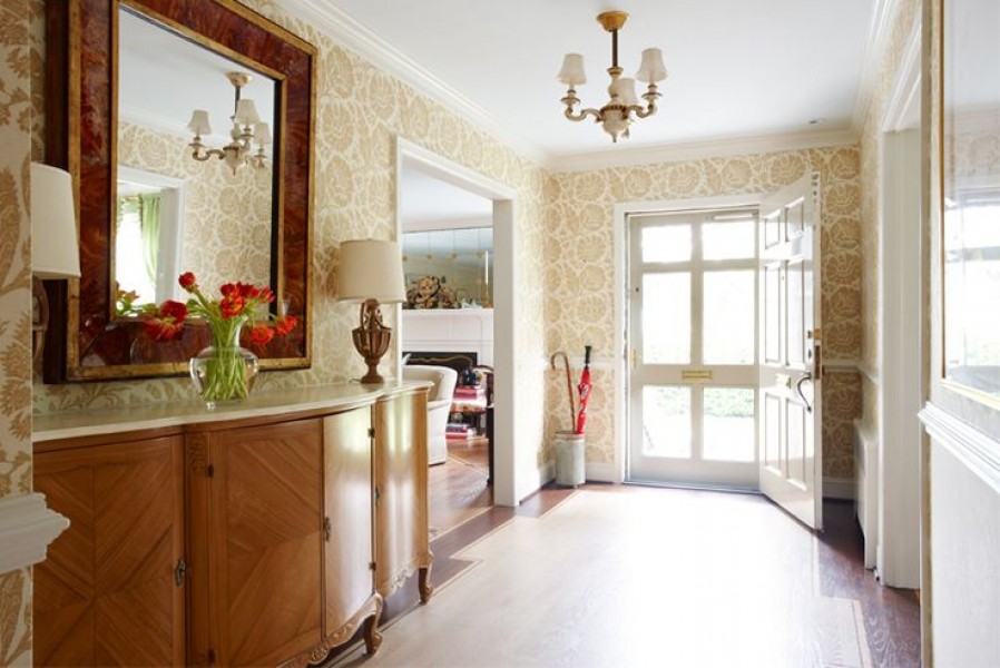 Carved Giltwood 3-Light Chandelier