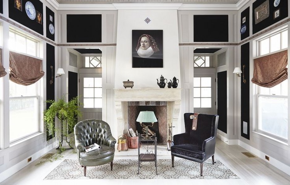 Walnut & Leather Upholstered Swiveling Chair