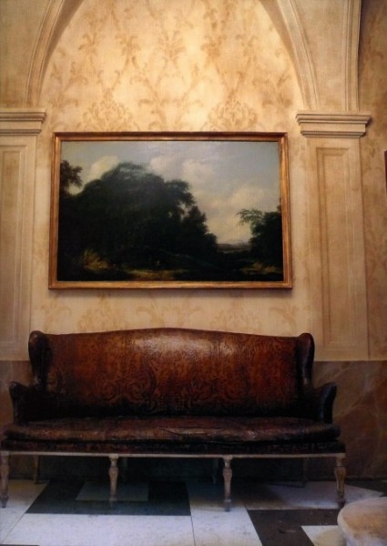 Leather Upholstered Divano