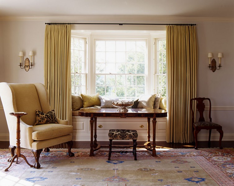 Turned Walnut Pedestal Table 