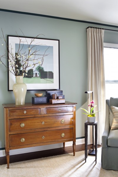 Walnut and Inlaid 3-Drawer Commode