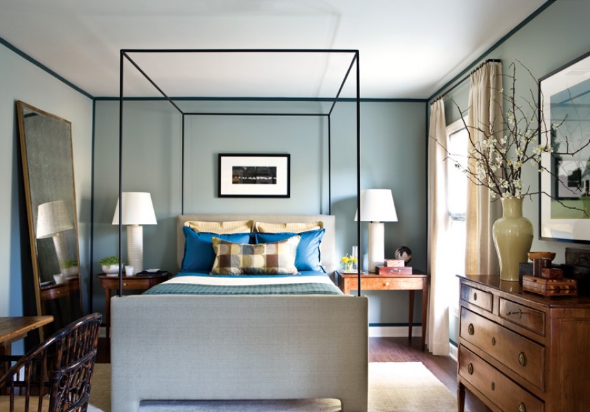 Walnut 4-Drawer Commode 