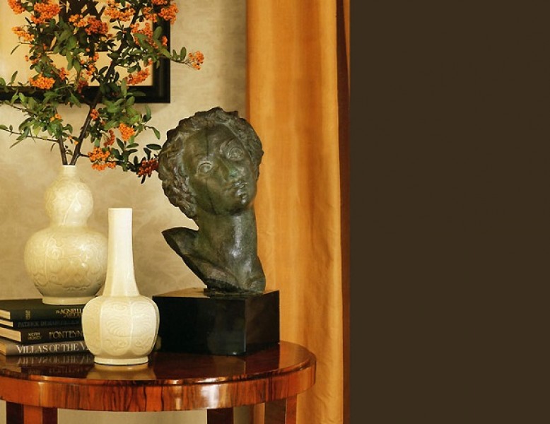 Walnut Veneered 1-Drawer Circular Table