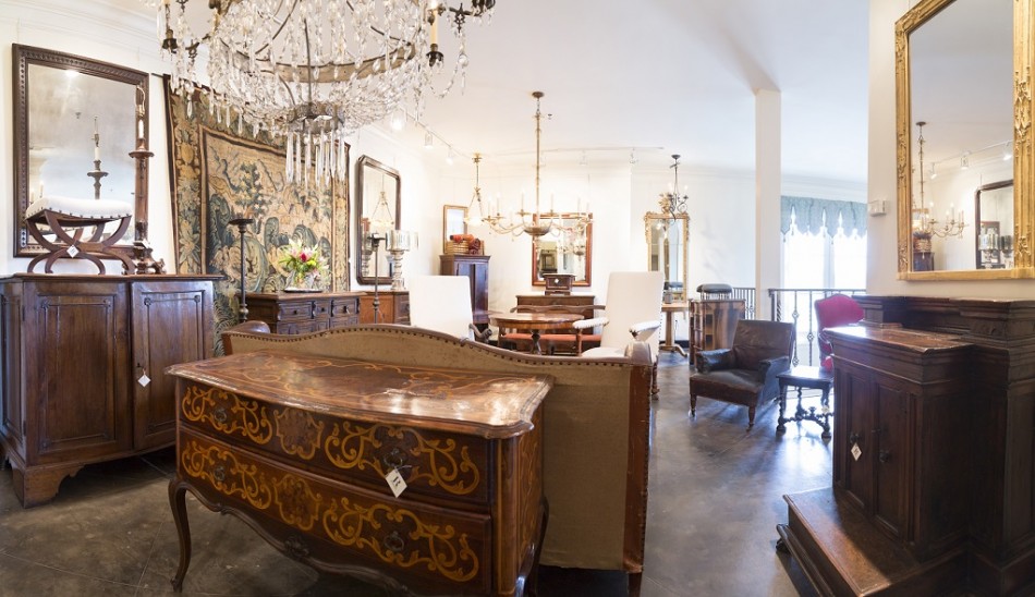 Walnut Inginocchiatoio