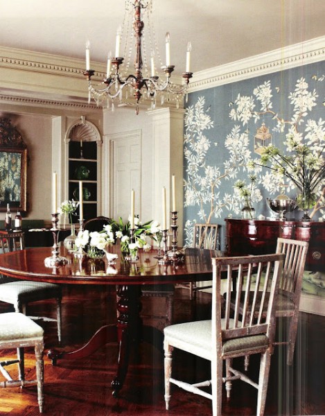Giltwood 8-Light Chandelier