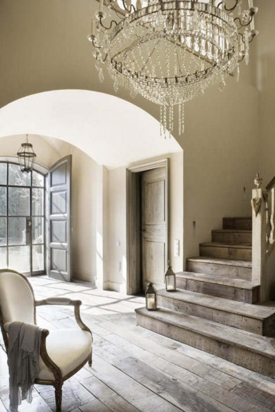 Elegant and Rare 8-Light Chandelier