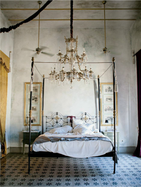 Piemontese, Wooden, Iron, and Metal 8-Light Chandelier